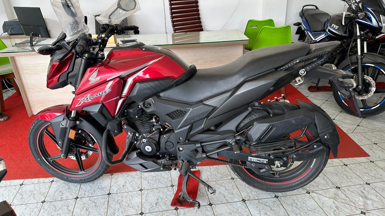 HONDA HONDA X-BLADE DD ABS (2023)