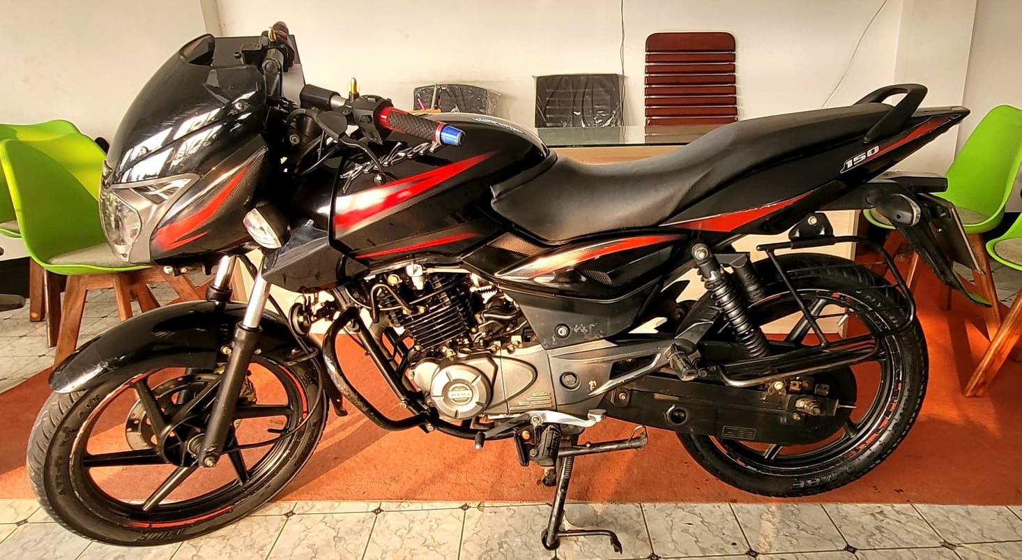 BAJAJ BAJAJ PULSAR SD